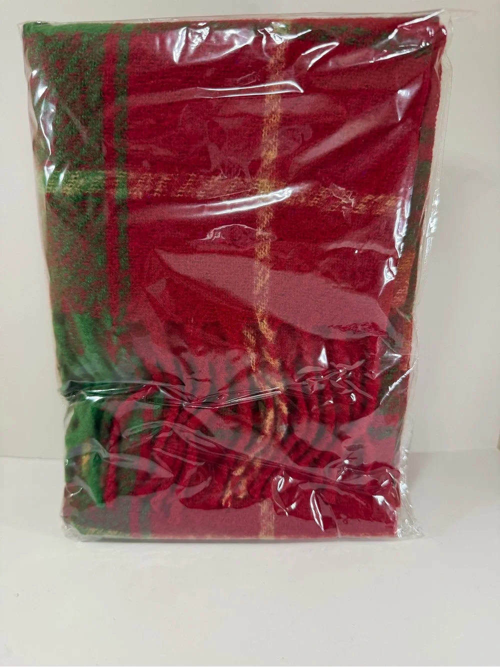 Rose Bath Bomb, Candle & Himalayan Bath Salts Gift Set - Red